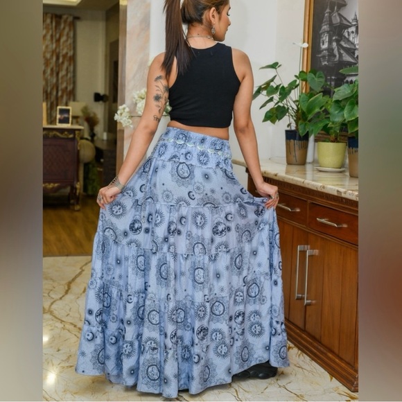 Puzzlestack Celestial Sun Moon Print Flowy Summer Maxi Skirt Sky Blue NWOT - Picture 3 of 6